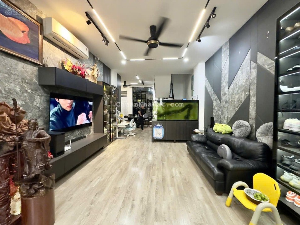 Tô Hiến Thành, Quận 10 - 70m2, 4 tầng, 4PN 4WC, chủ xây tâm huyết, nội thất xịn sò - chỉ 11.9 tỷ TL