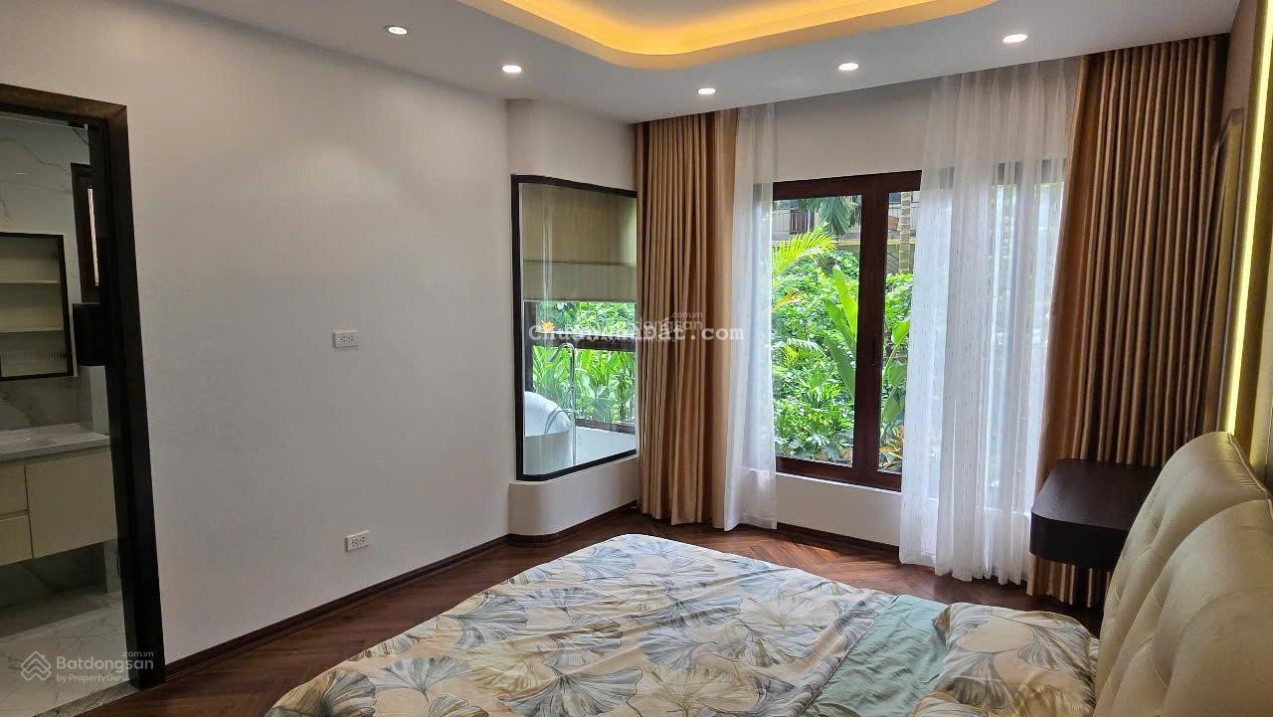 Bán nhà ngõ 23 Dương Văn Bé, DT 33m2, 5 tầng mới, MT 4m, giá 6.7 tỷ