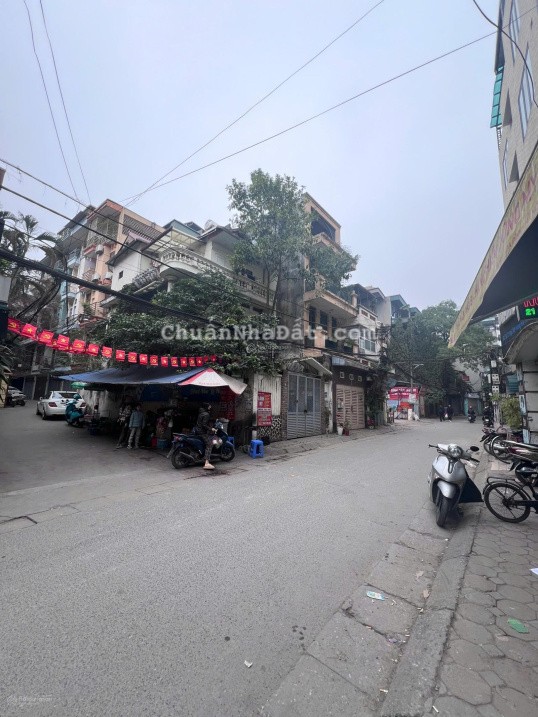 Bán nhà 2 mặt tiền phố Hoàng Hoa Thám - Đội Cấn, 120m2 x MT 20m. 45 tỷ, ô tô tránh, kinh doanh.