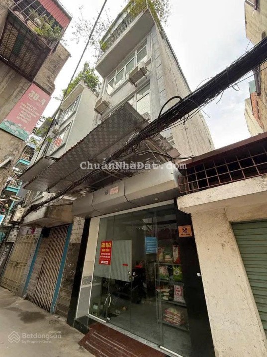 Tân Mai - Hoàng Mai, DT 45m x 4 tầng. ô tô đỗ cửa, sát mặt phố Tân Mai, KD - VP đỉnh