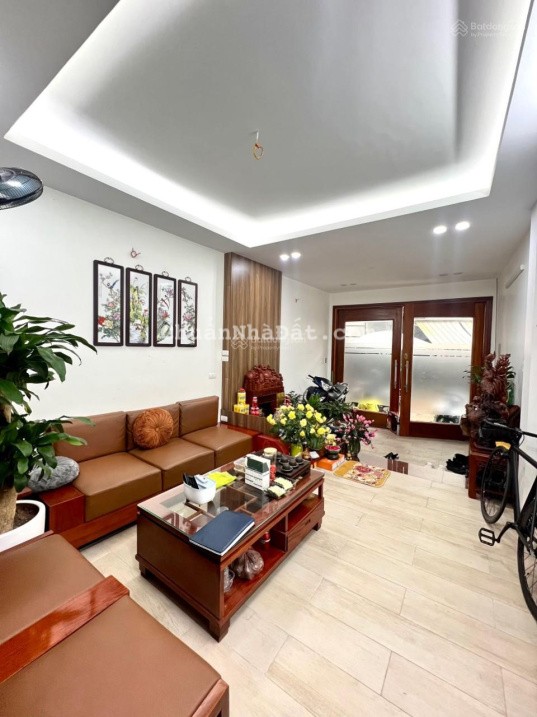 VÕ THỊ SÁU - Ô TÔ tránh - 60m2 - 5 tầng - THANG MÁY - chỉ 18 tỷ