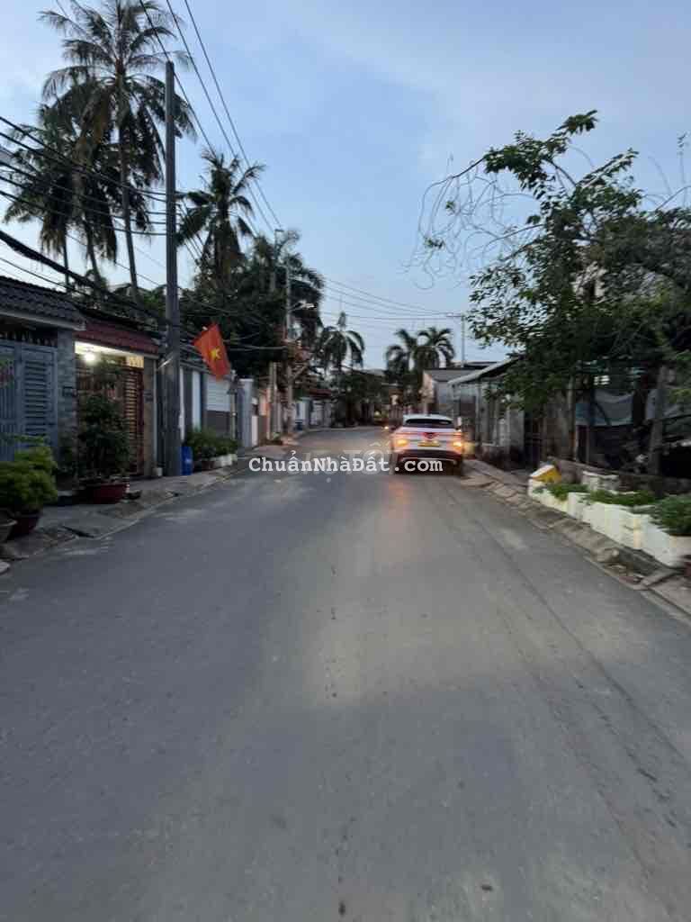 CHỦ NGỘP BANK,GẤP BÁN NHÀ QUẬN 9 DT80M,HẺM XE HƠI 6M CHỈ 6.X TỶ TL