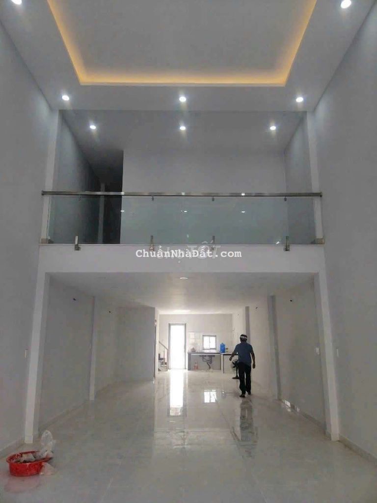 Nhà mới xây dt rộng trệt suốt,,phù hợp ở, vp,onlie, may, in,