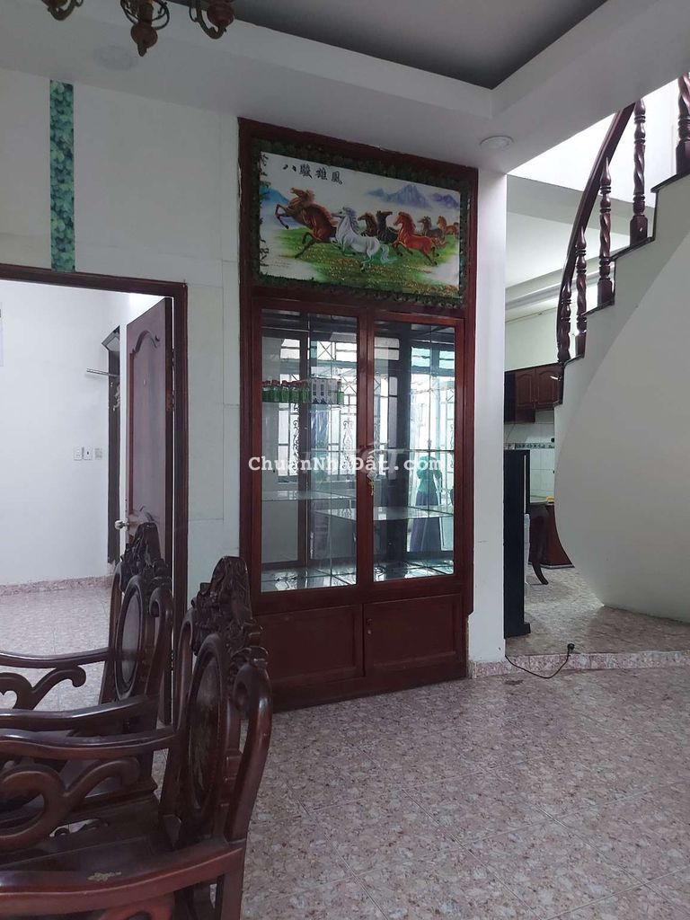 Nhà hẻm ql1a. Gần ngã 4 an sương. 8m x 10m. 1 lầu 3pn. Giá 7 tr