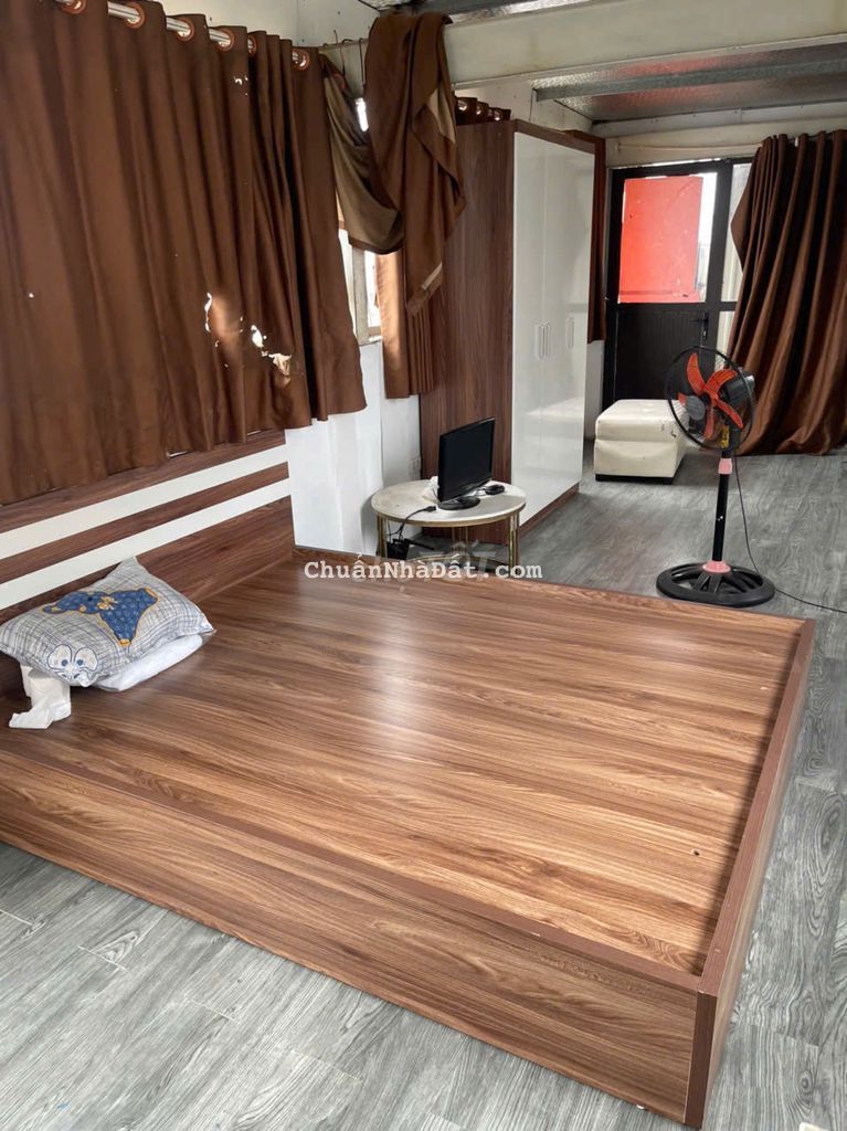 Cho nam thuê tầng 7 thang bộ full nội thất mới.