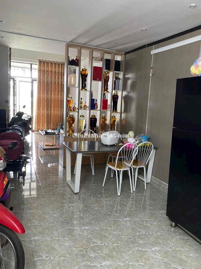 BÁN NHÀ SHR - GIÁP Q12 - TIỆN Ở